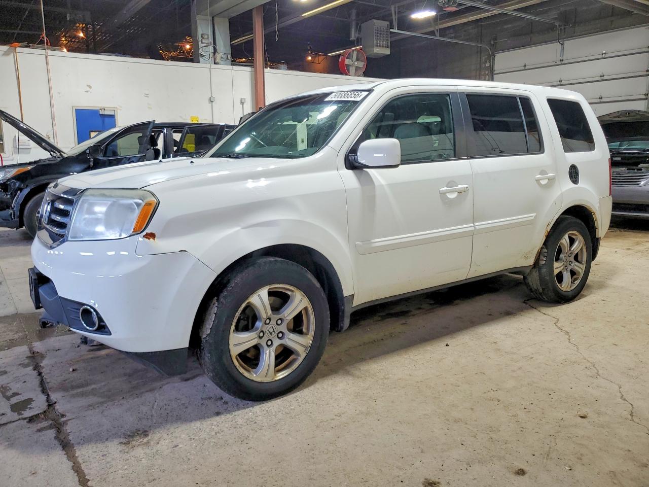 Salvage Honda Pilot Image