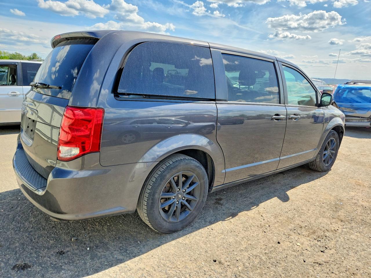 Dodge Caravan Sxt