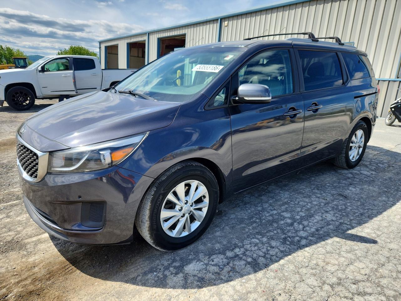 Salvage Kia Sedona Image