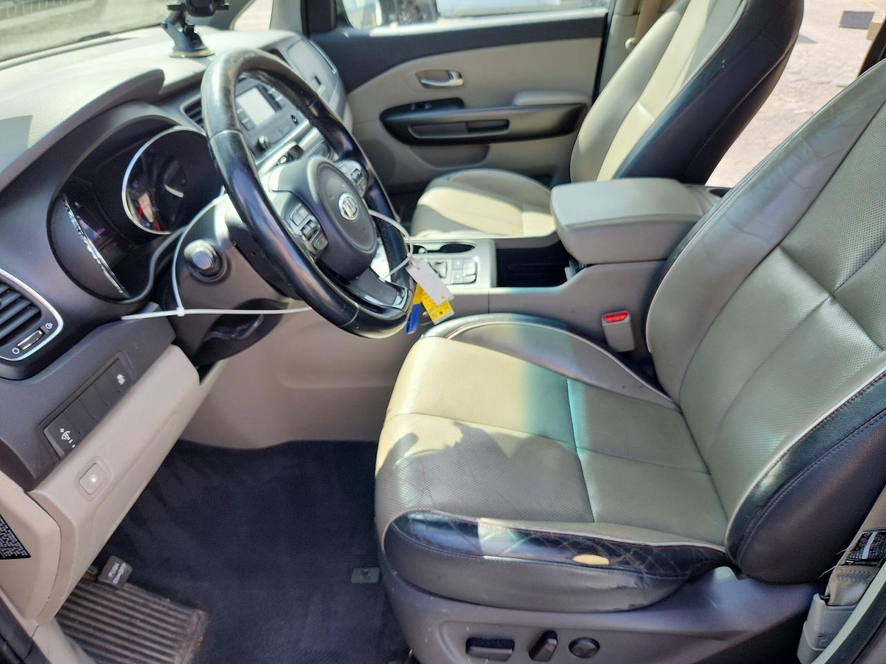 Kia Sedona Lx