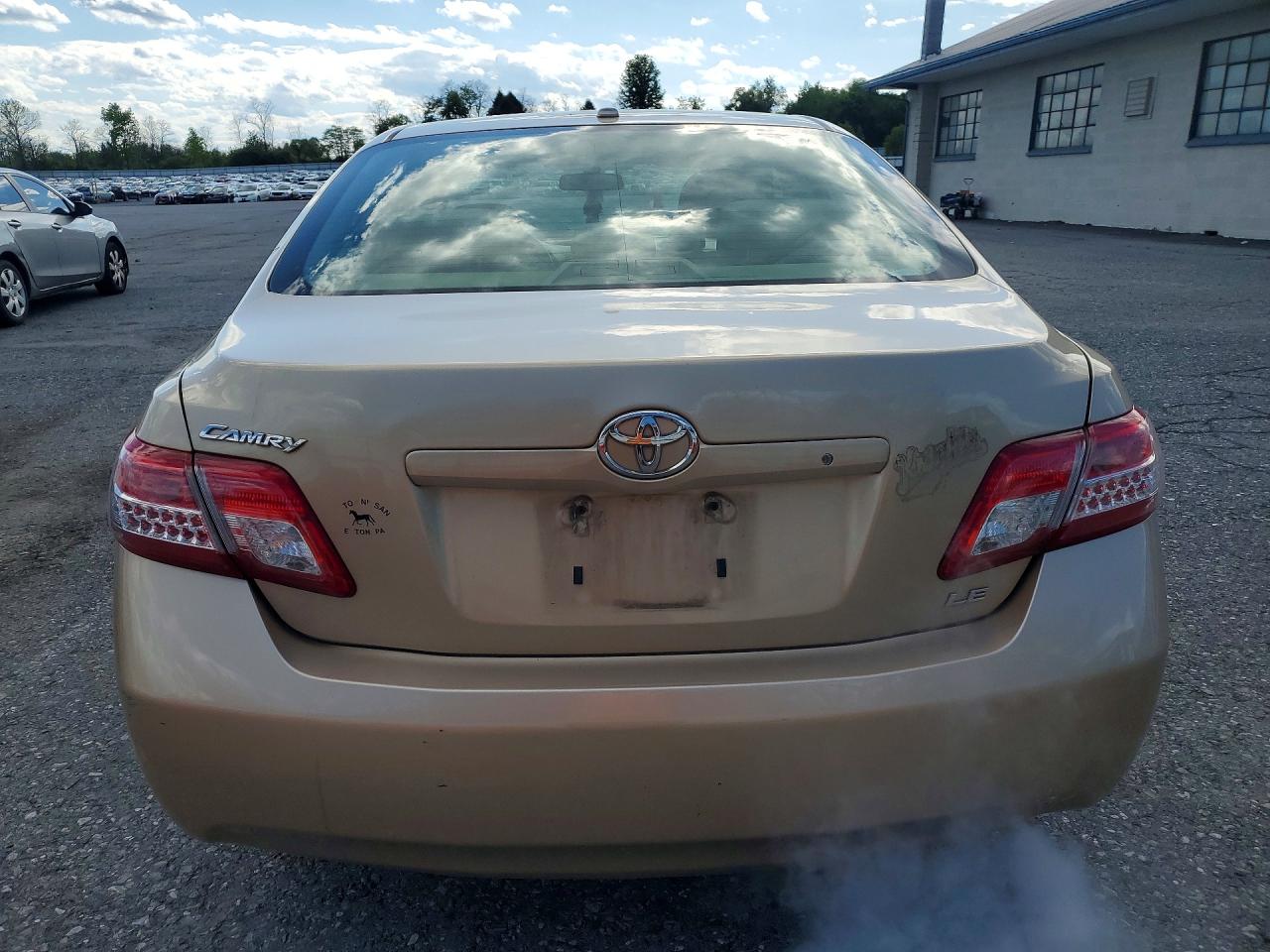 Toyota Camry Le