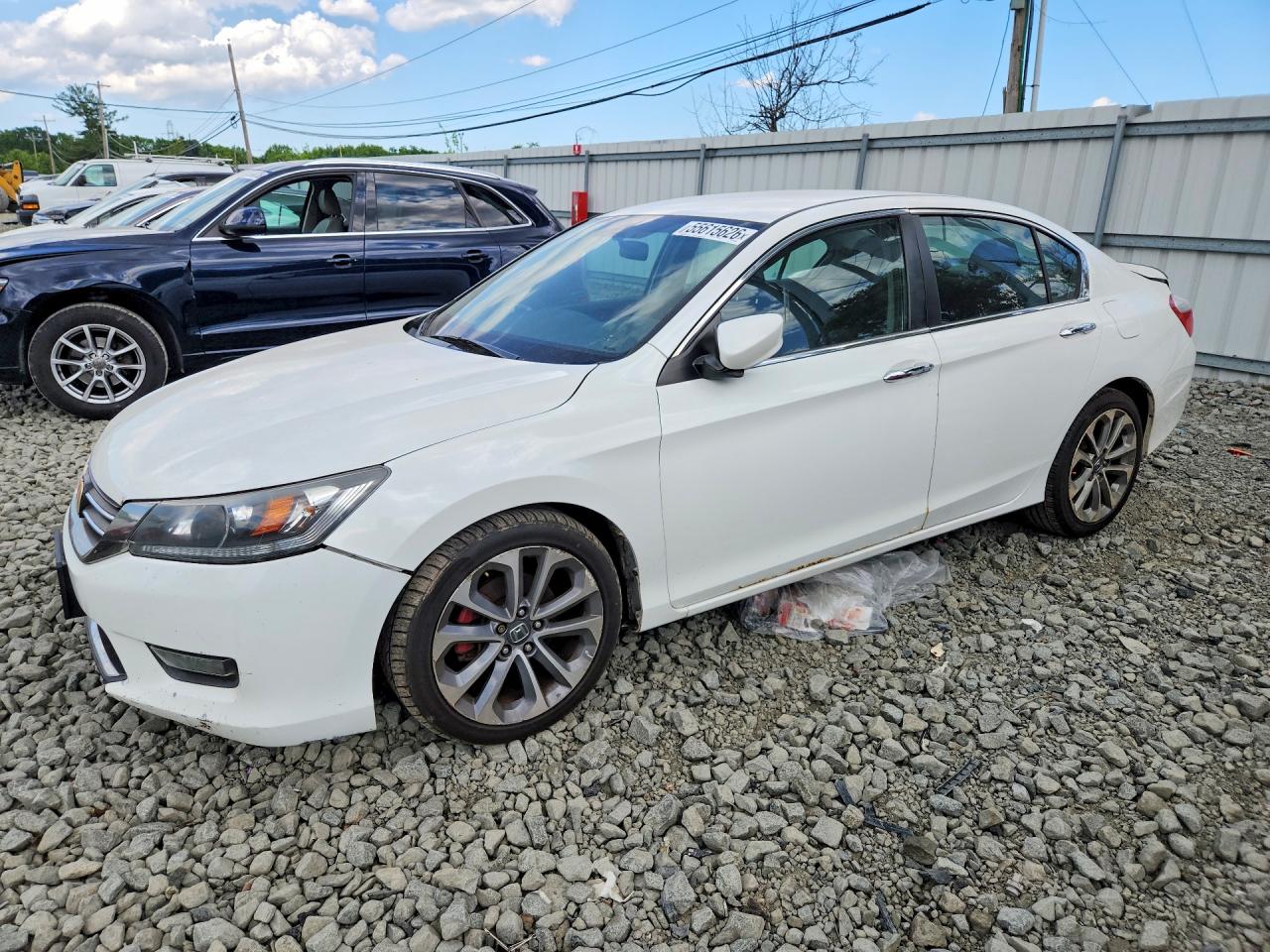 Salvage Honda Accord Image