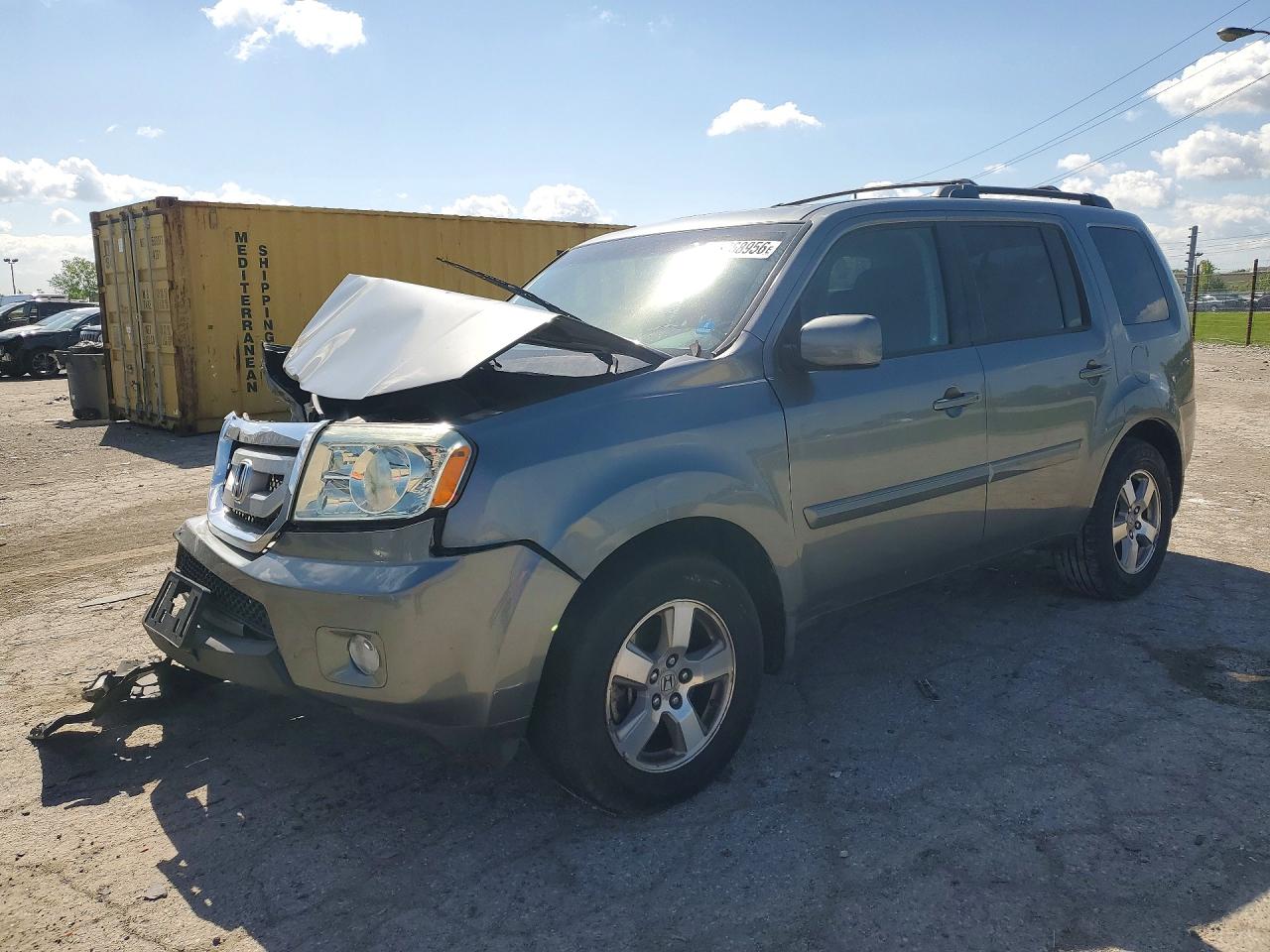 Salvage Honda Pilot Image