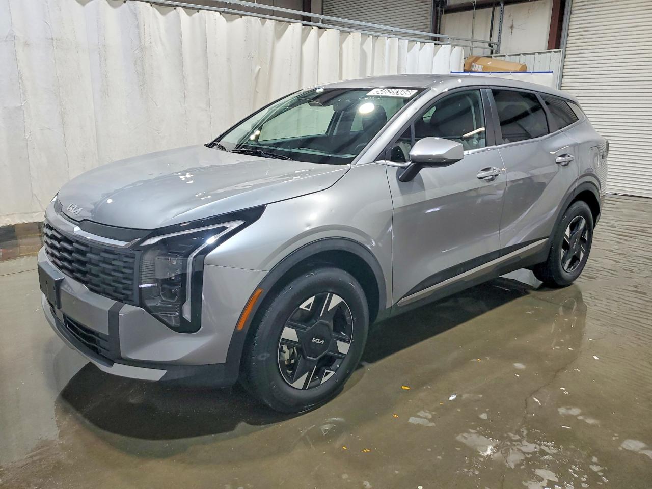 Salvage Kia Sportage Image