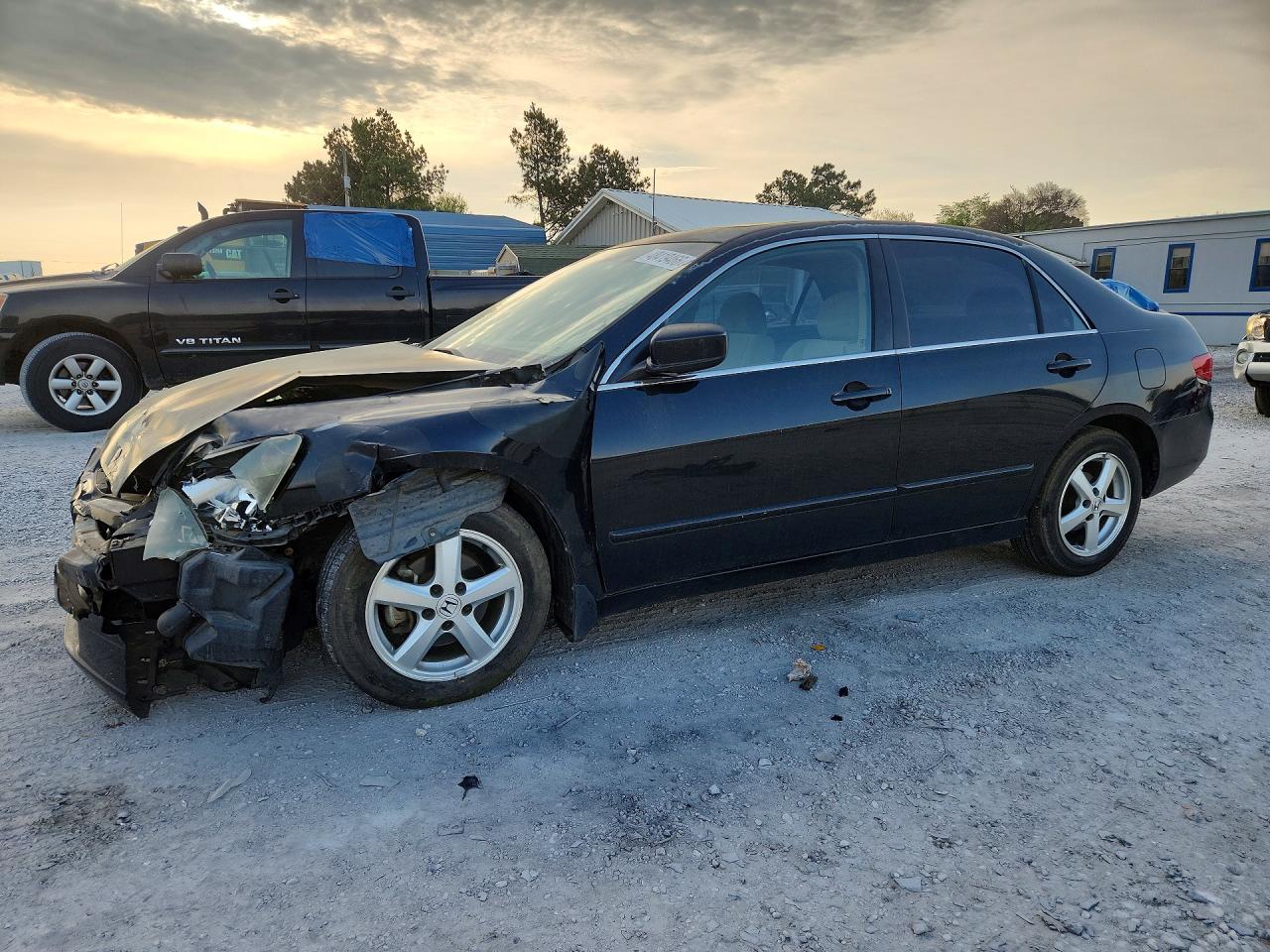 Salvage Honda Accord Image