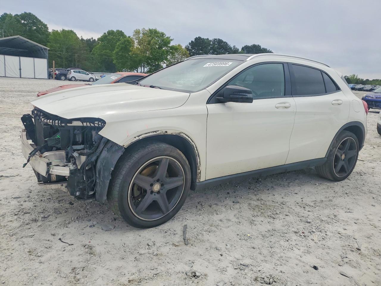 Salvage Mercedes-Benz GLA Image