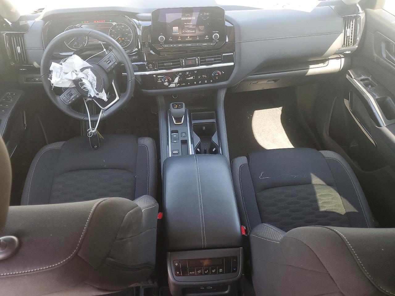 Nissan Pathfinder Sv