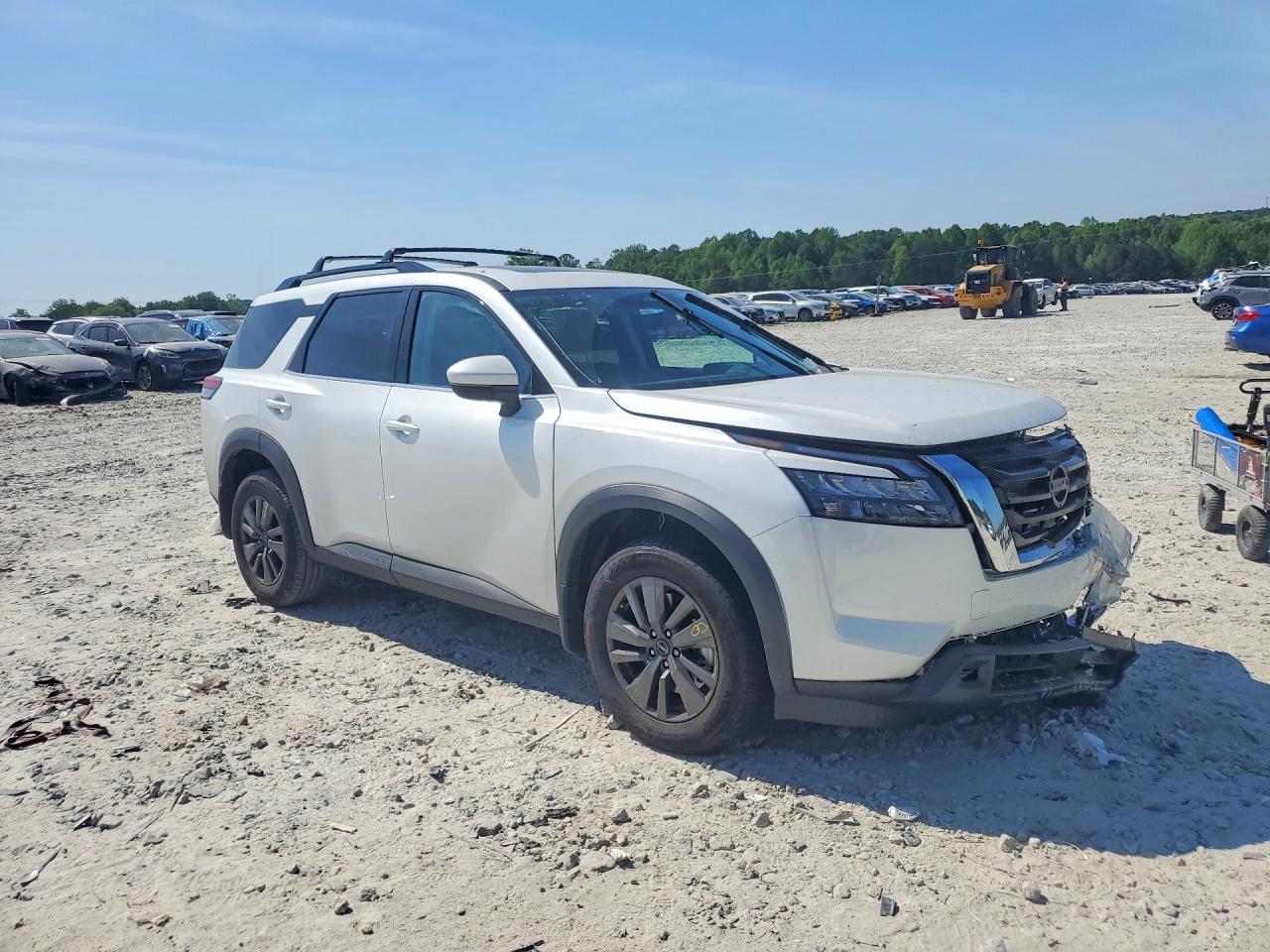 Nissan Pathfinder Sv