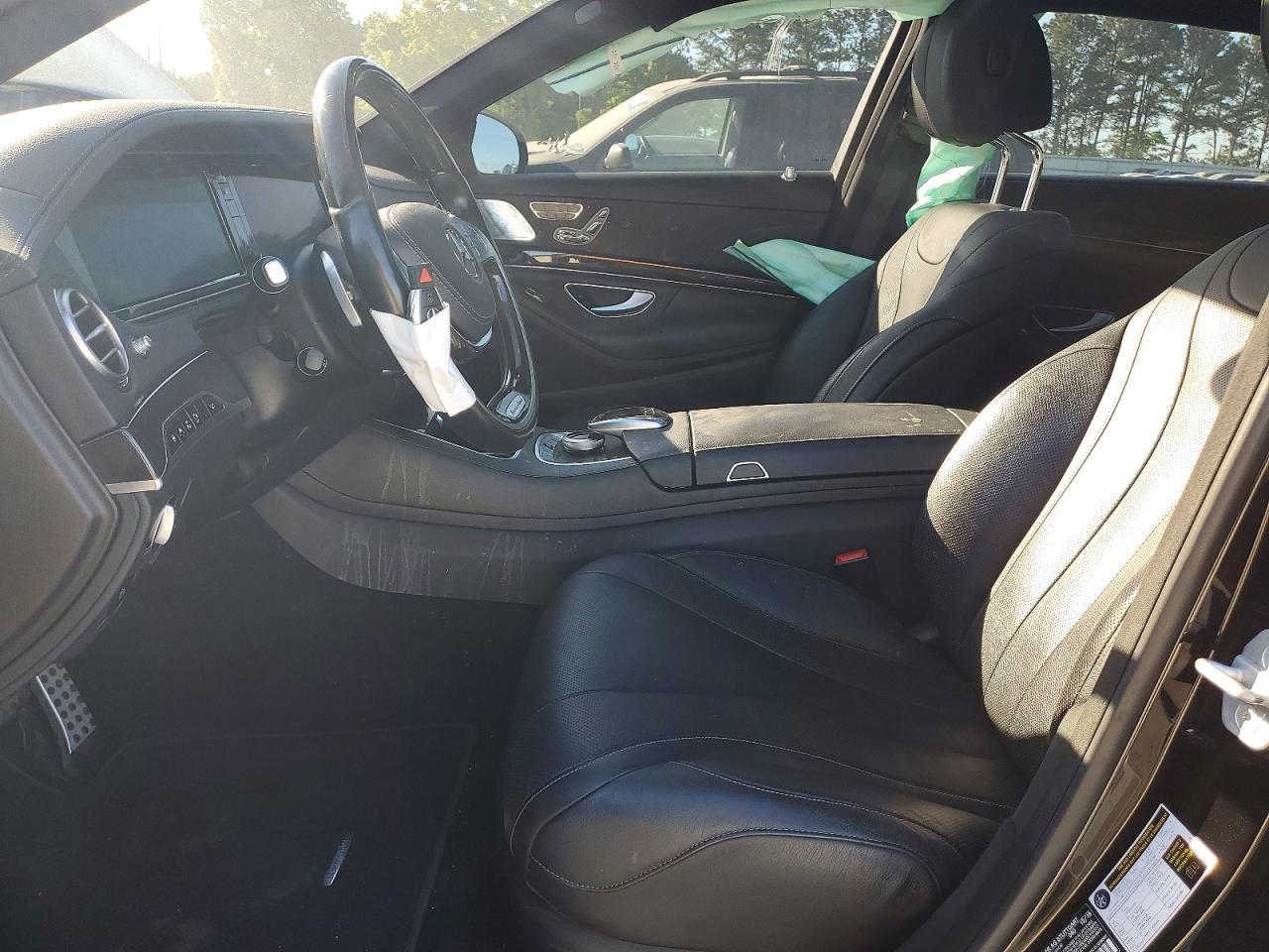 Mercedes-Benz S-Class 550