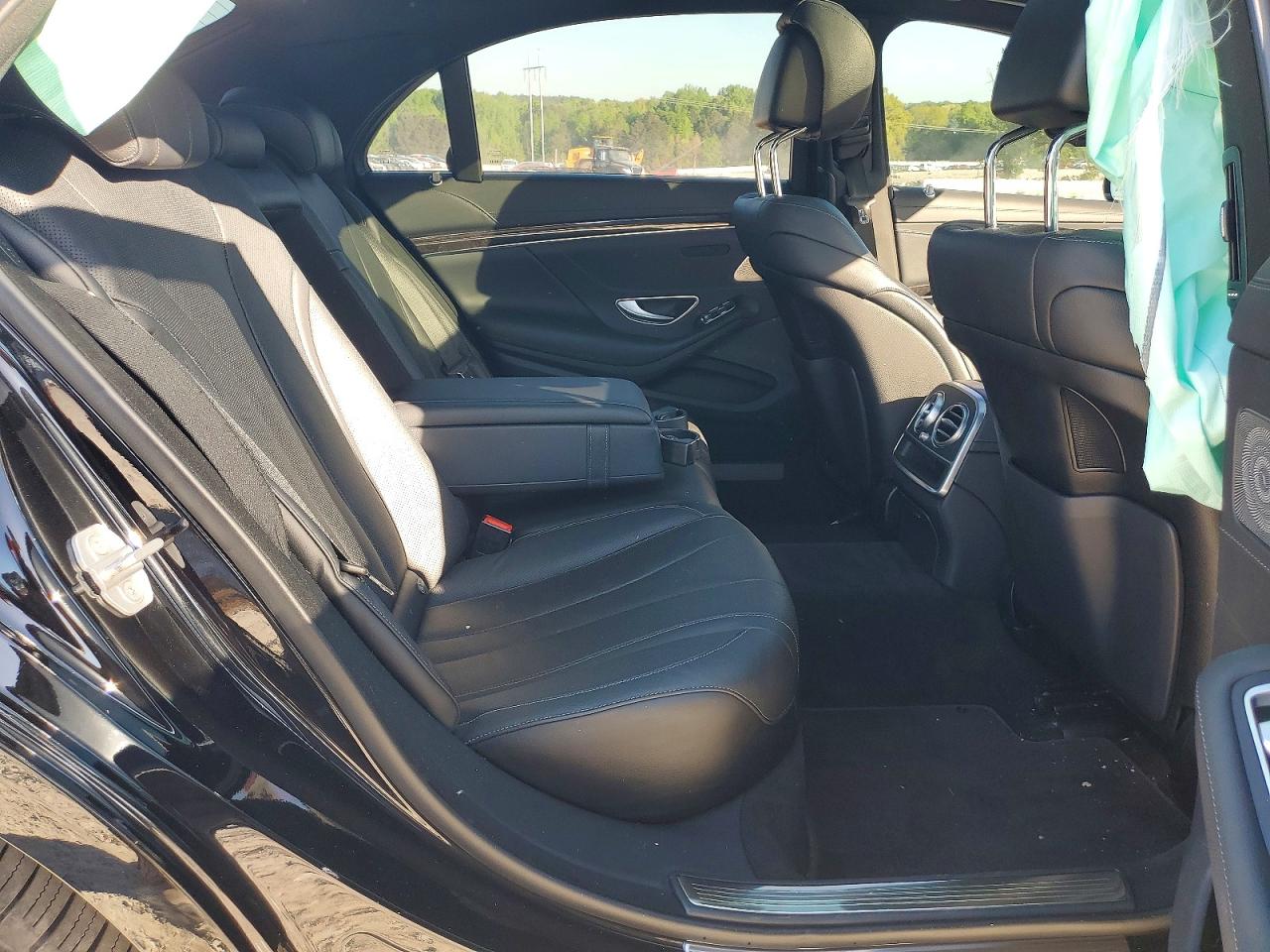 Mercedes-Benz S-Class 550