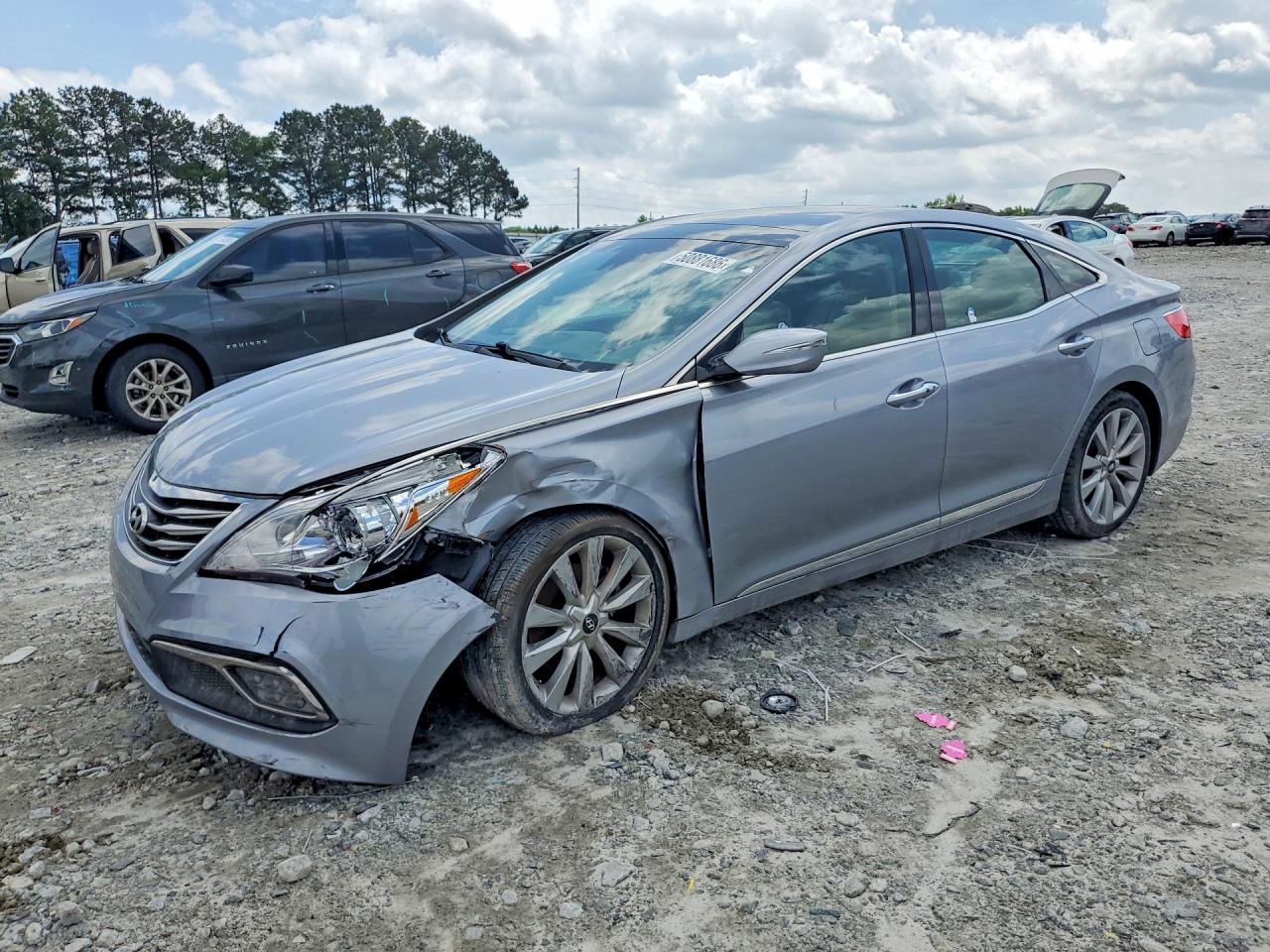 Salvage Hyundai Azera Image