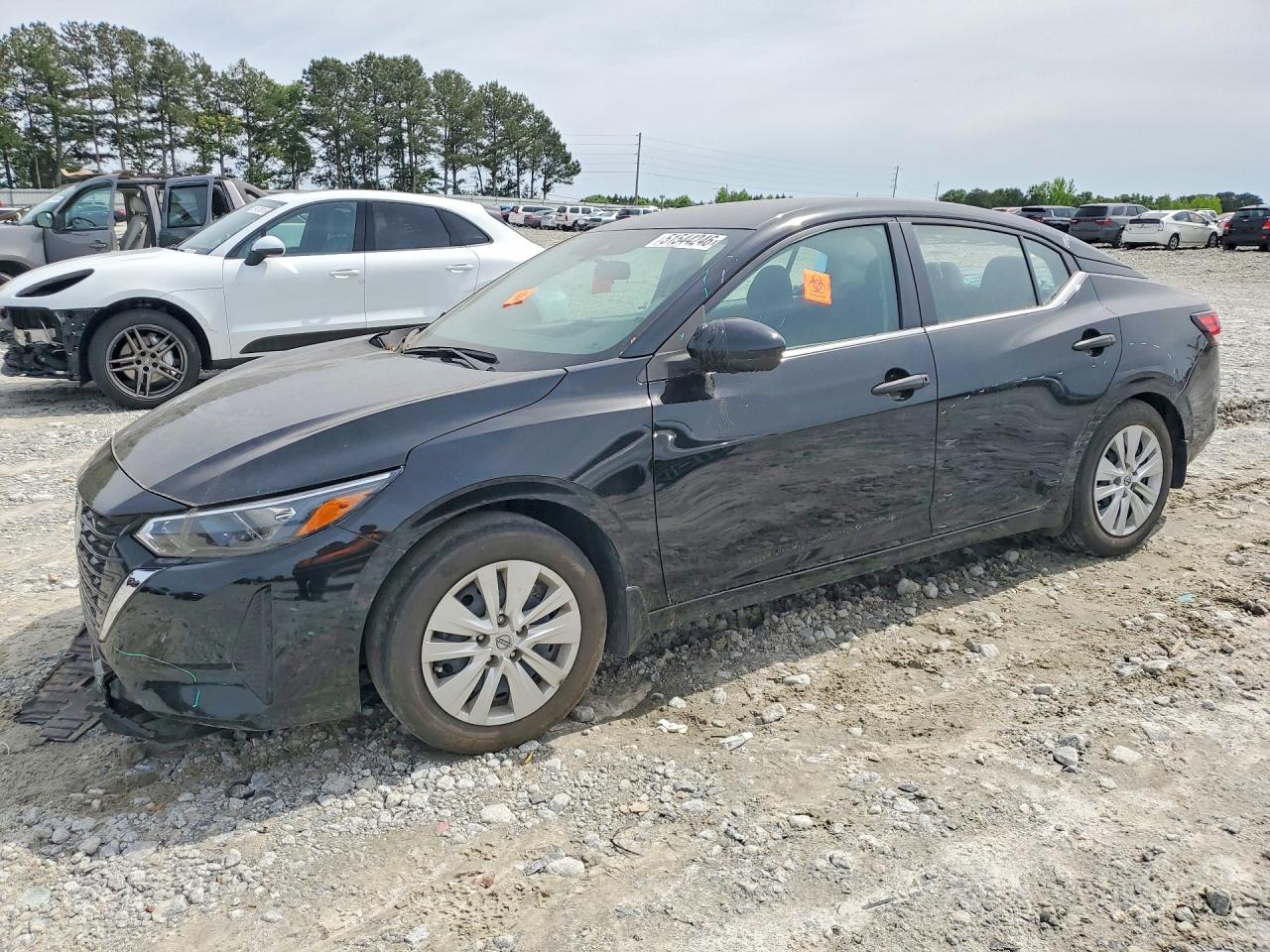 Salvage Nissan Sentra Image