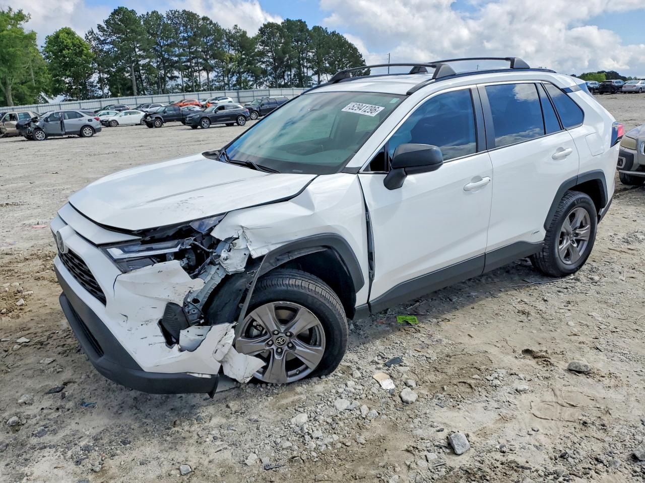 Salvage Toyota RAV4 Image