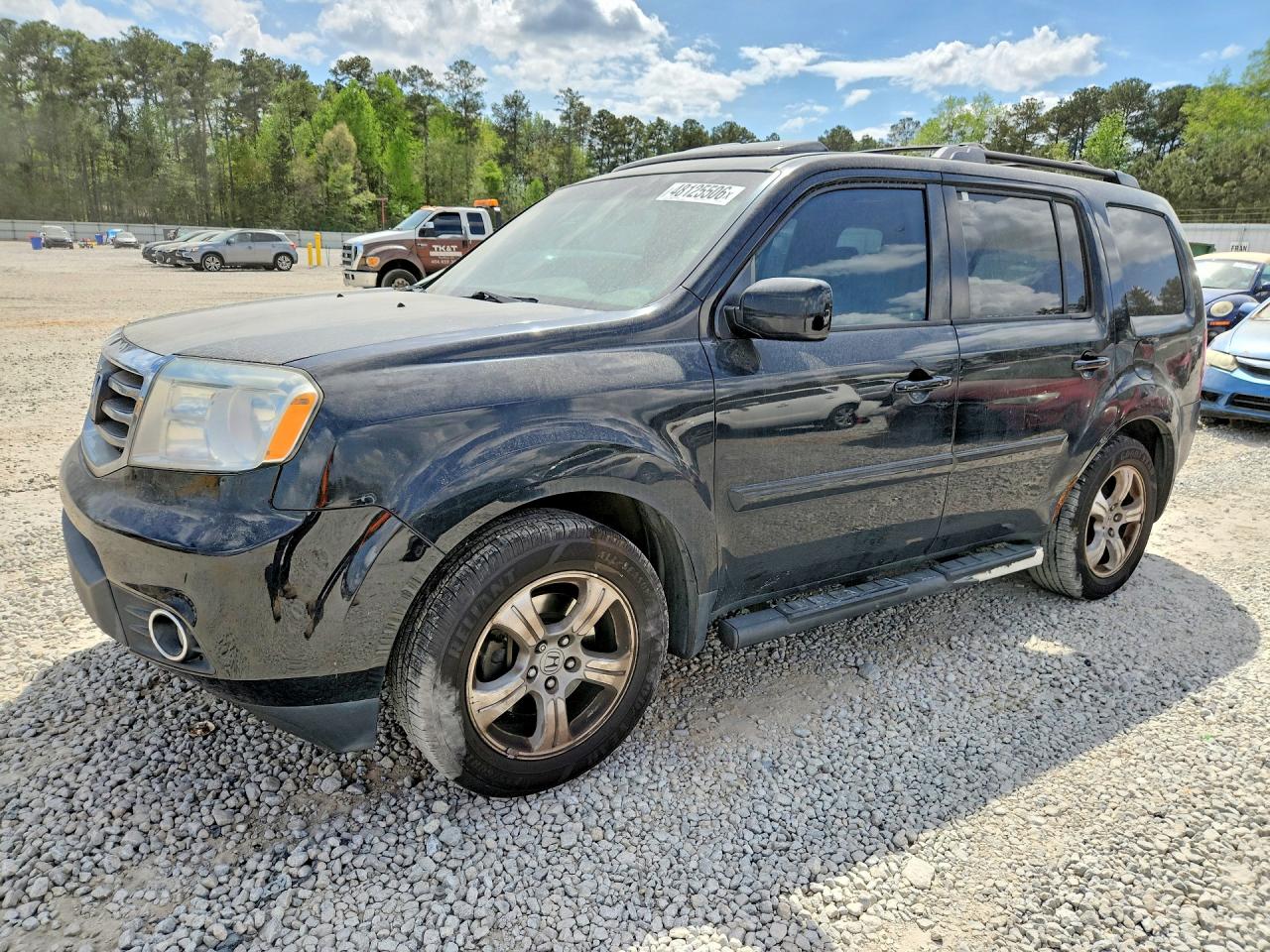 Salvage Honda Pilot Image