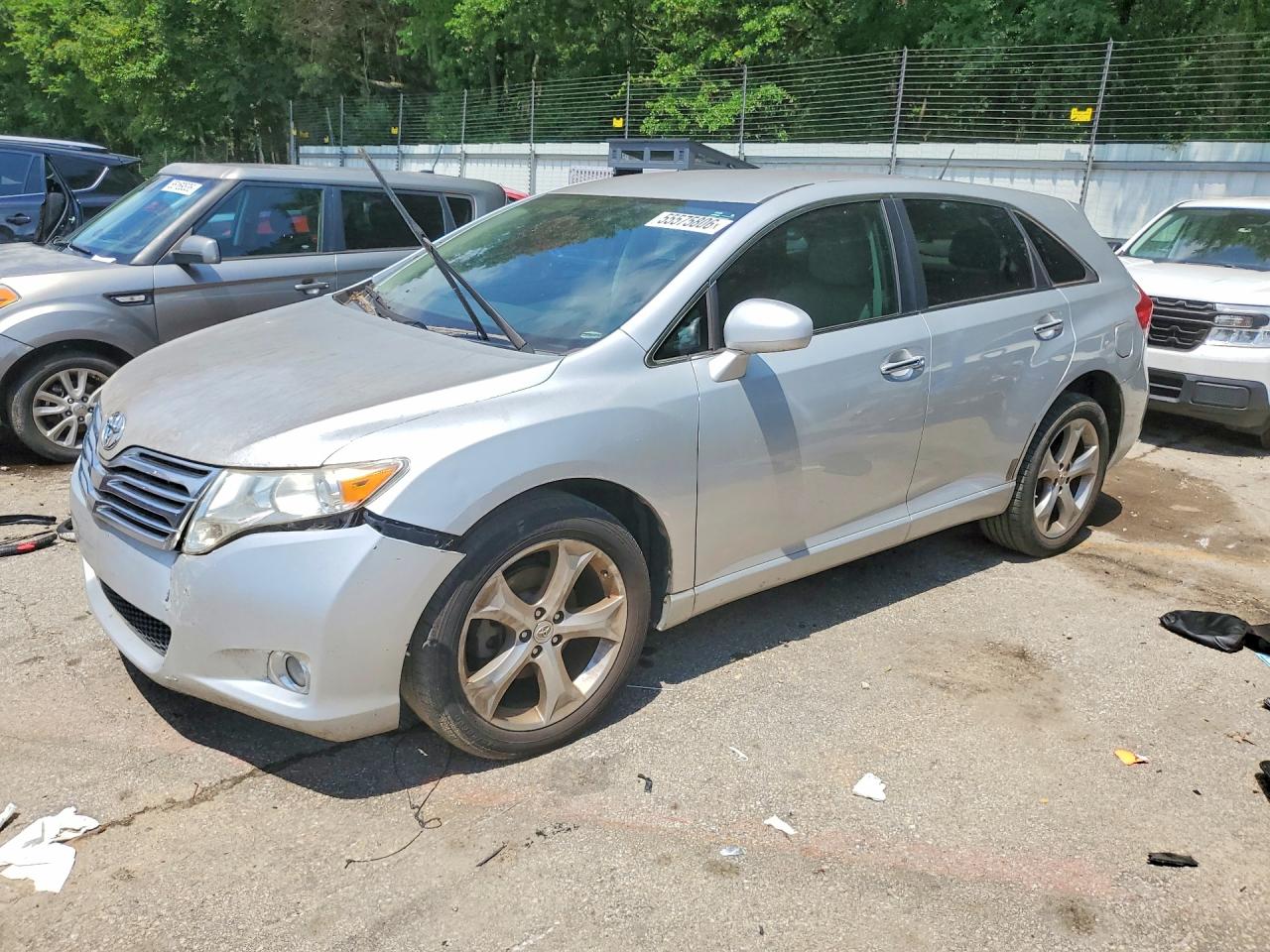 Salvage Toyota Venza Image