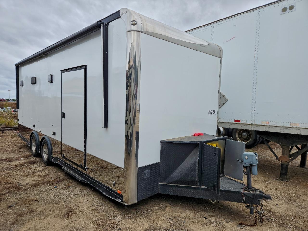 Salvage Encl Trailer Image
