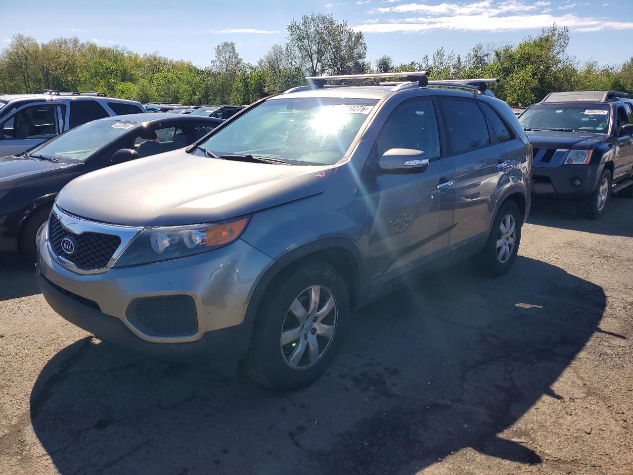 Salvage Kia Sorento Image