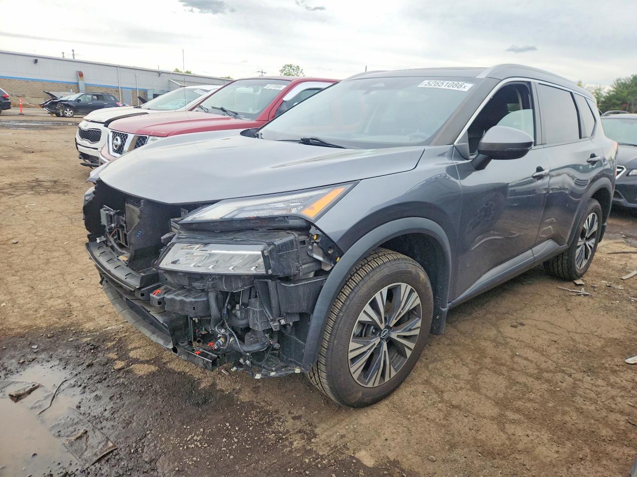 Salvage Nissan Rogue Image