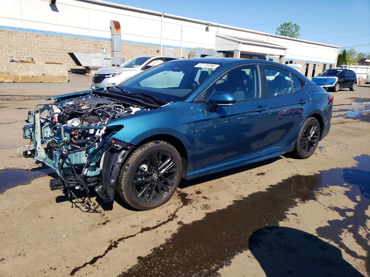 Salvage Toyota Camry Image