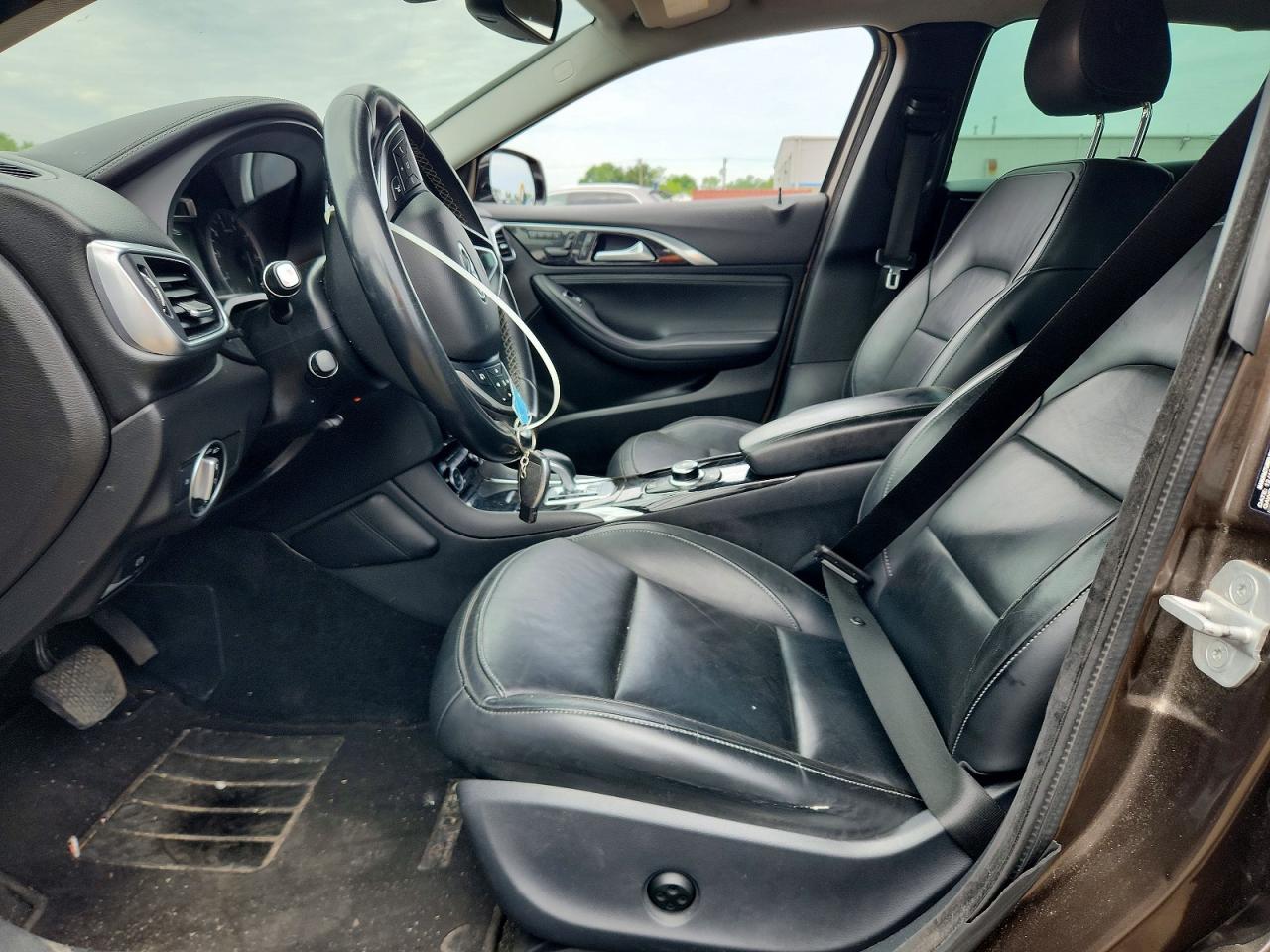 INFINITI Qx Luxury