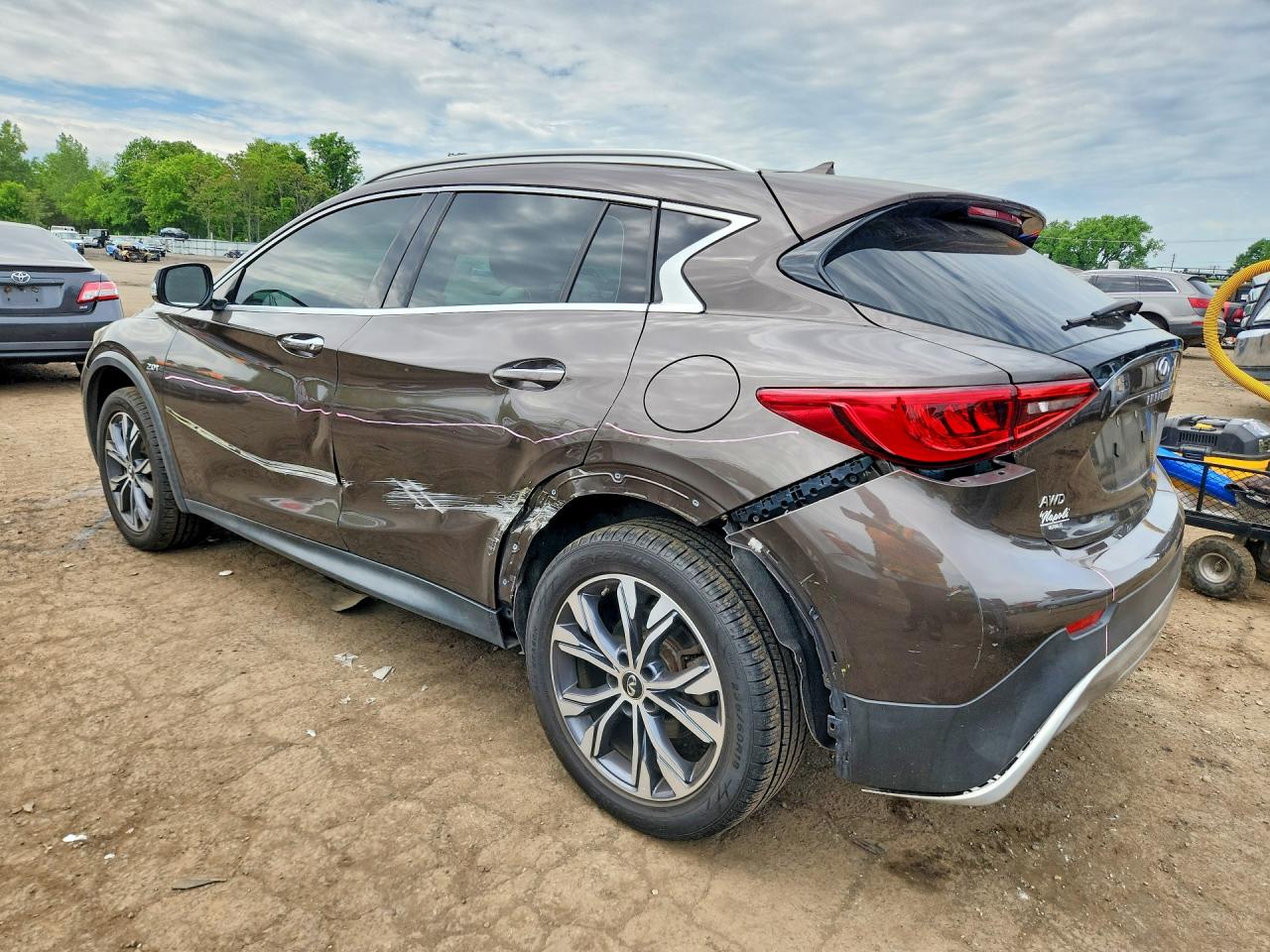 INFINITI Qx Luxury
