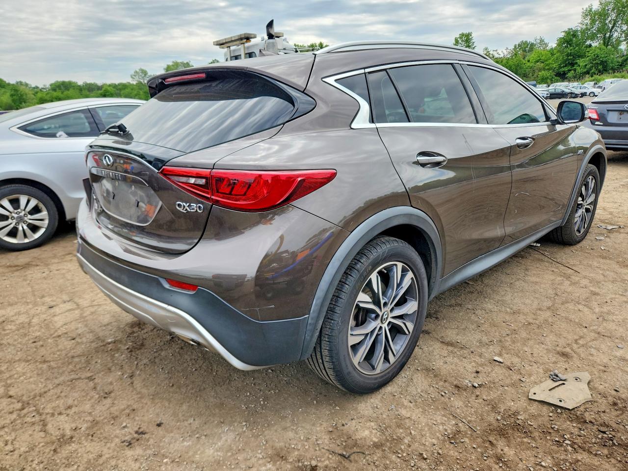 INFINITI Qx Luxury