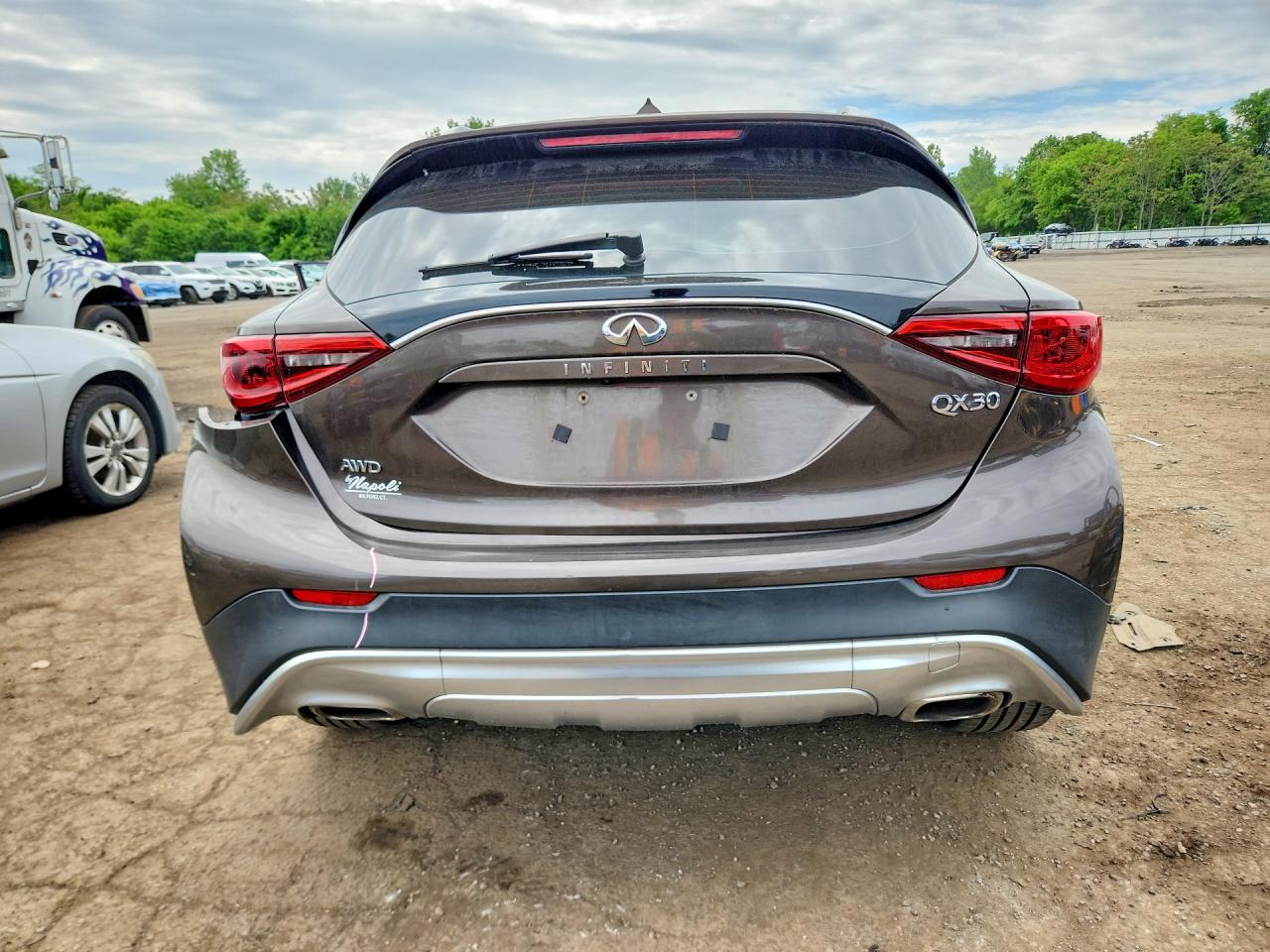 INFINITI Qx Luxury