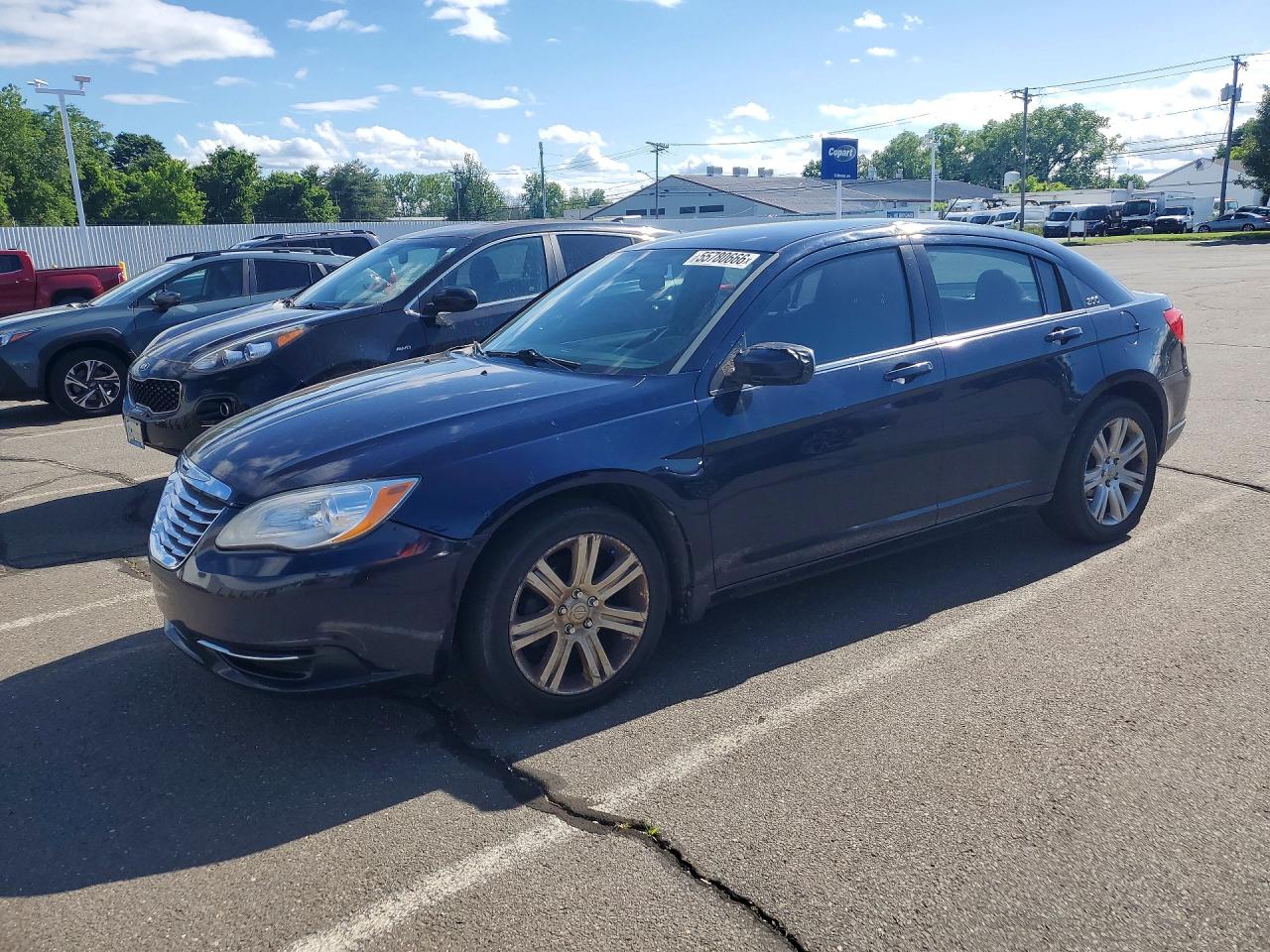Salvage Chrysler 200 Image