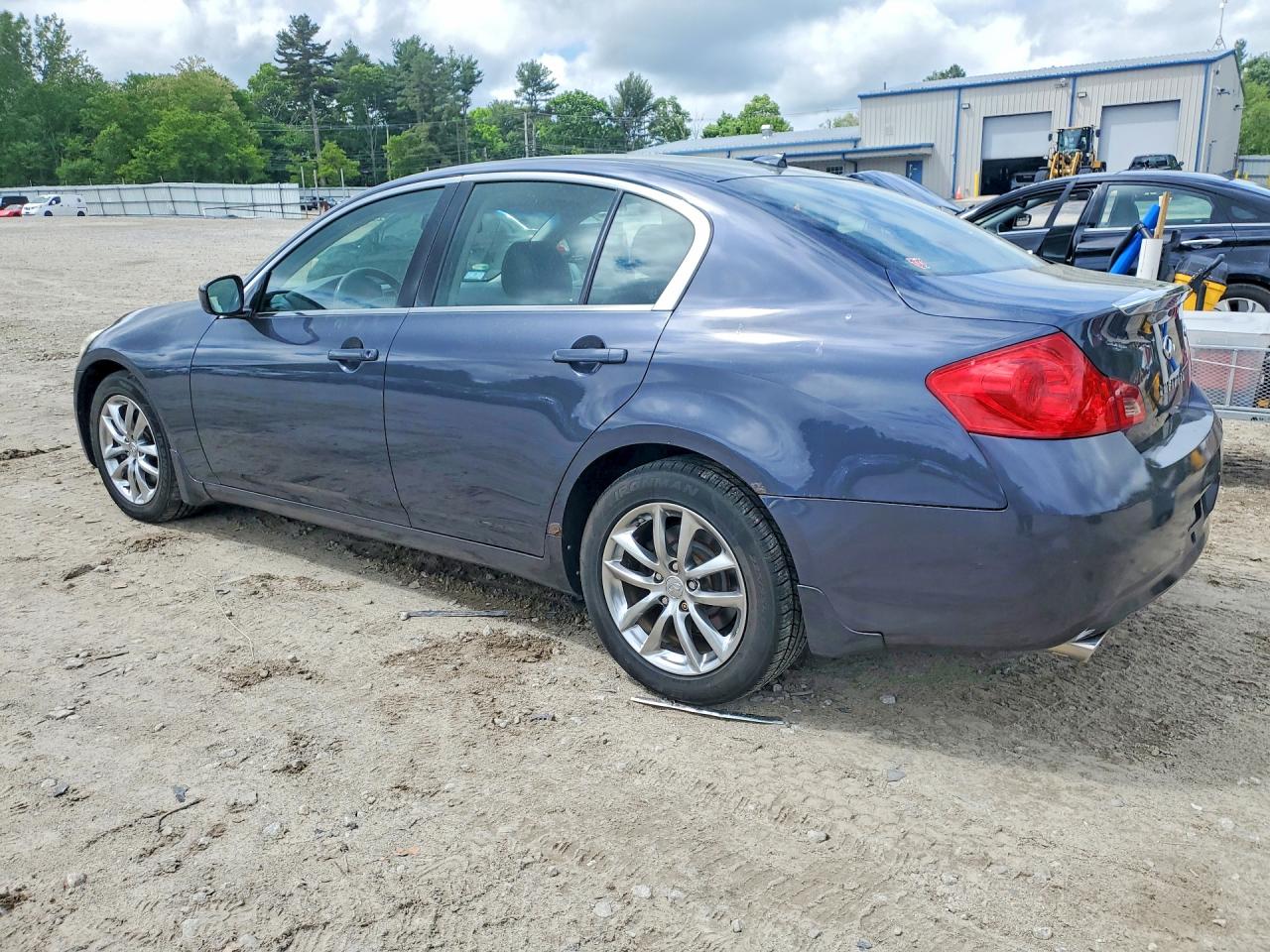INFINITI G37 X