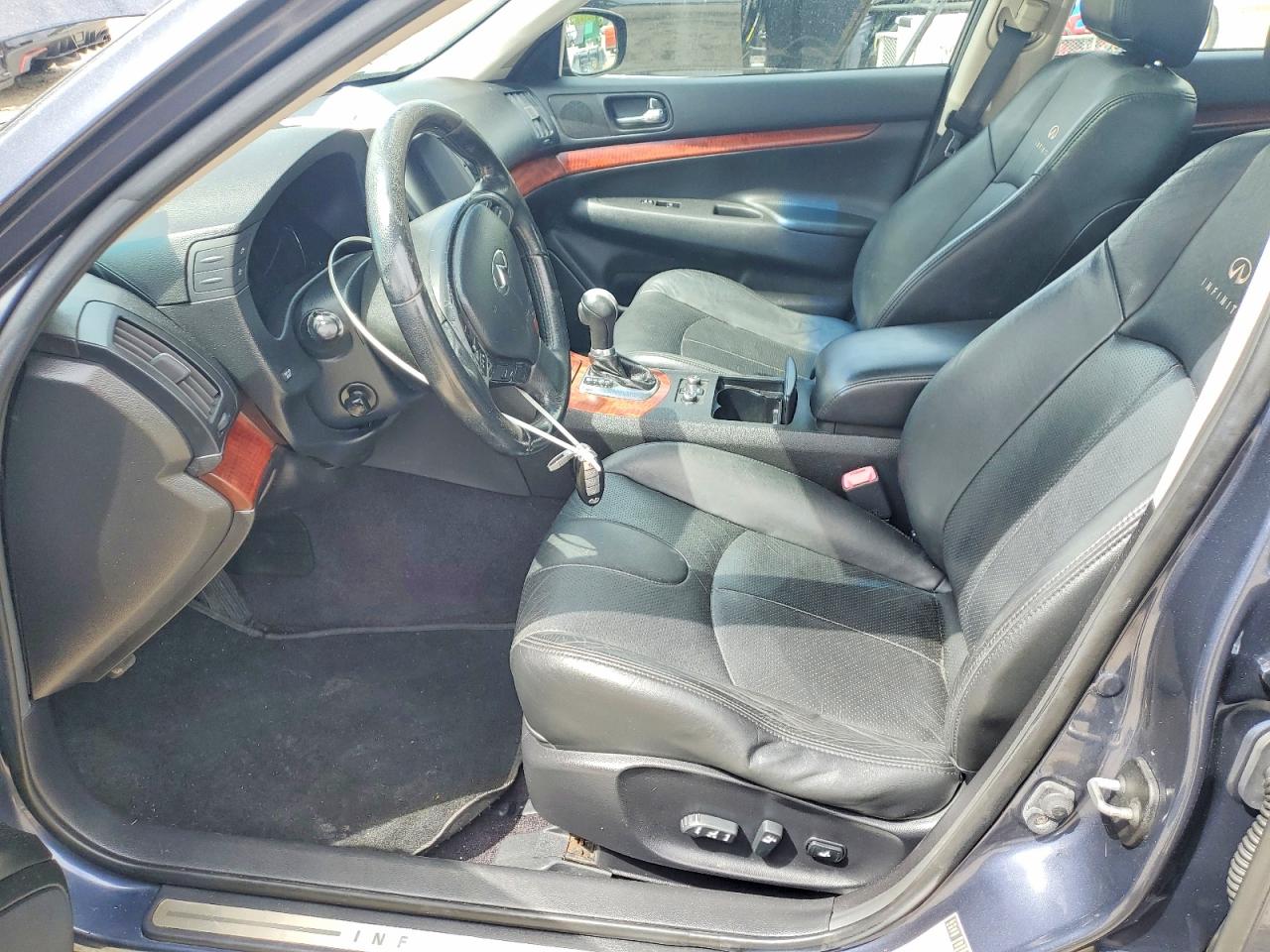 INFINITI G37 X