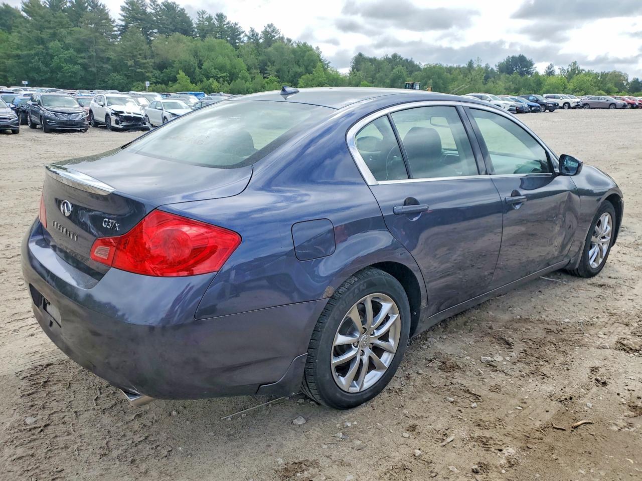 INFINITI G37 X