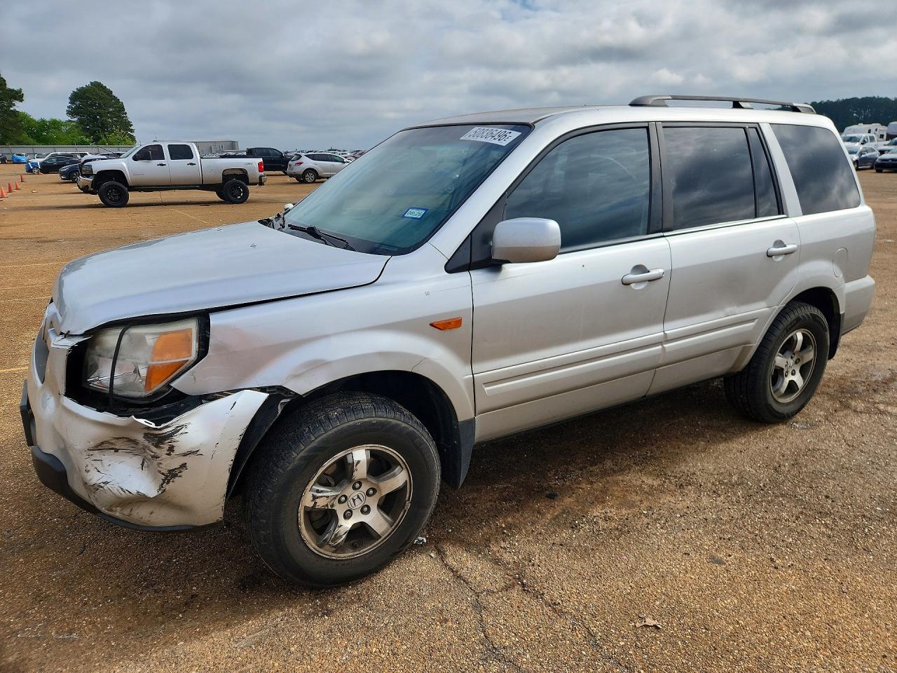 Salvage Honda Pilot Image