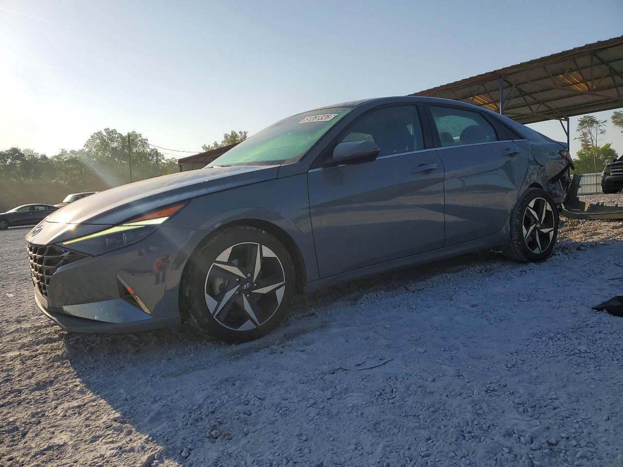 Salvage Hyundai ELANTRA Image