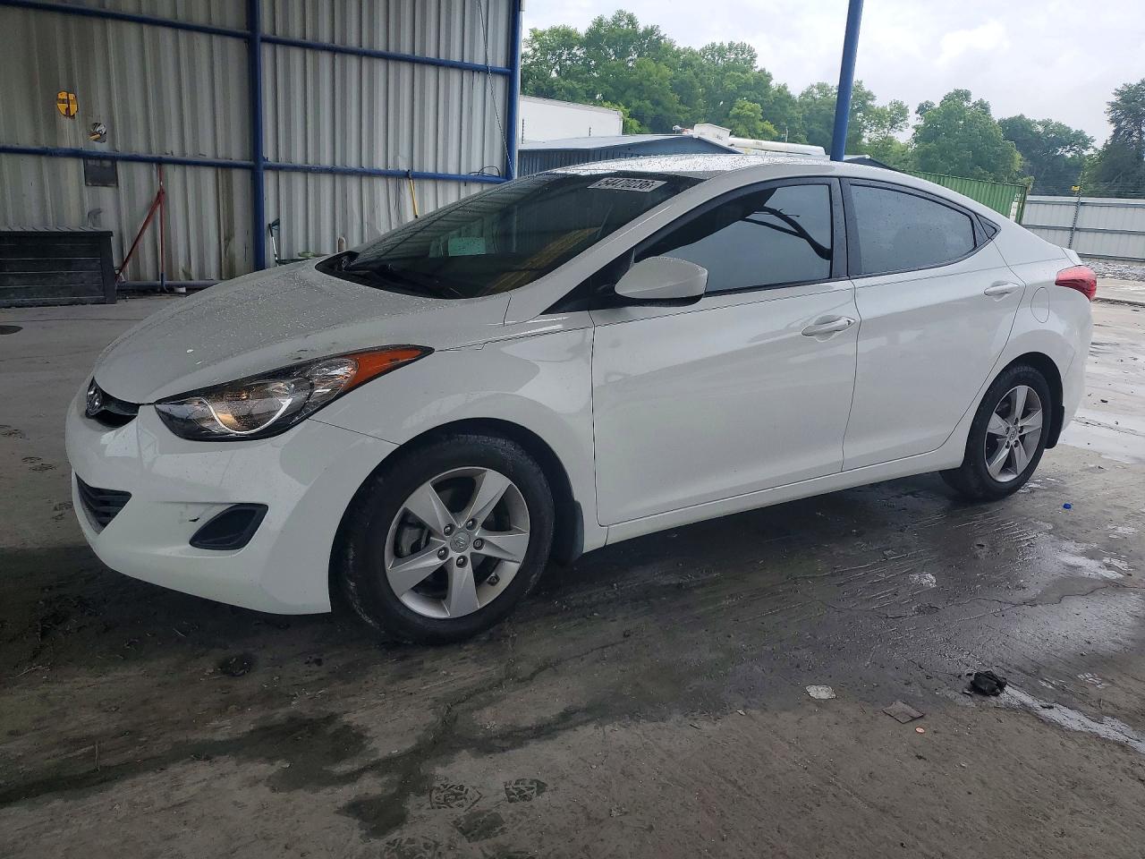 Salvage Hyundai ELANTRA Image