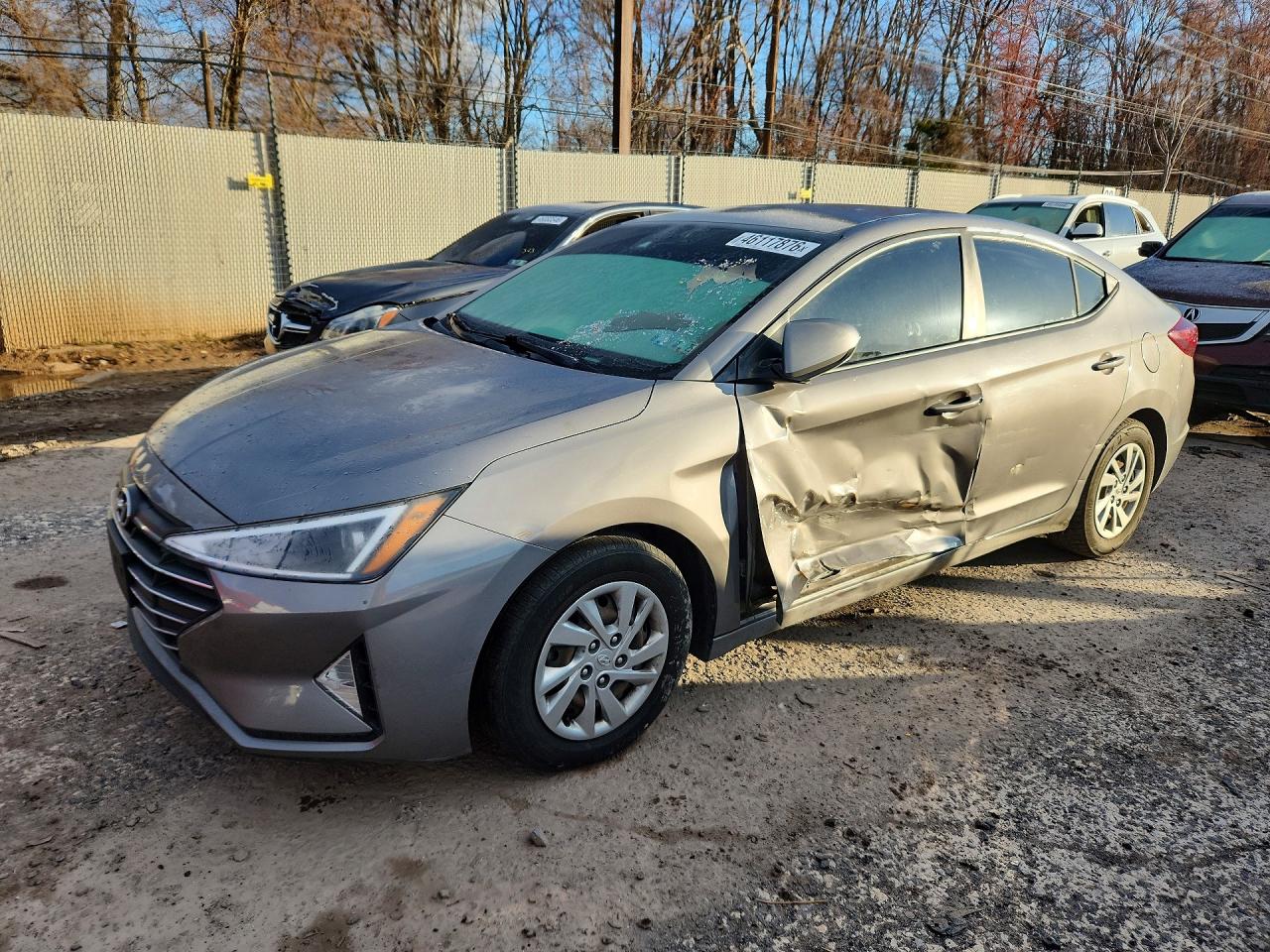 Salvage Hyundai ELANTRA Image