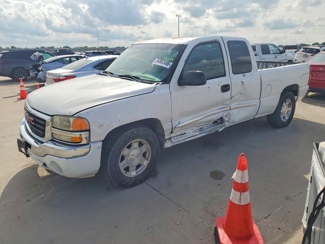Salvage GMC Sierra Image