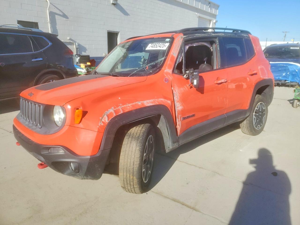 Salvage Jeep Renegade Image