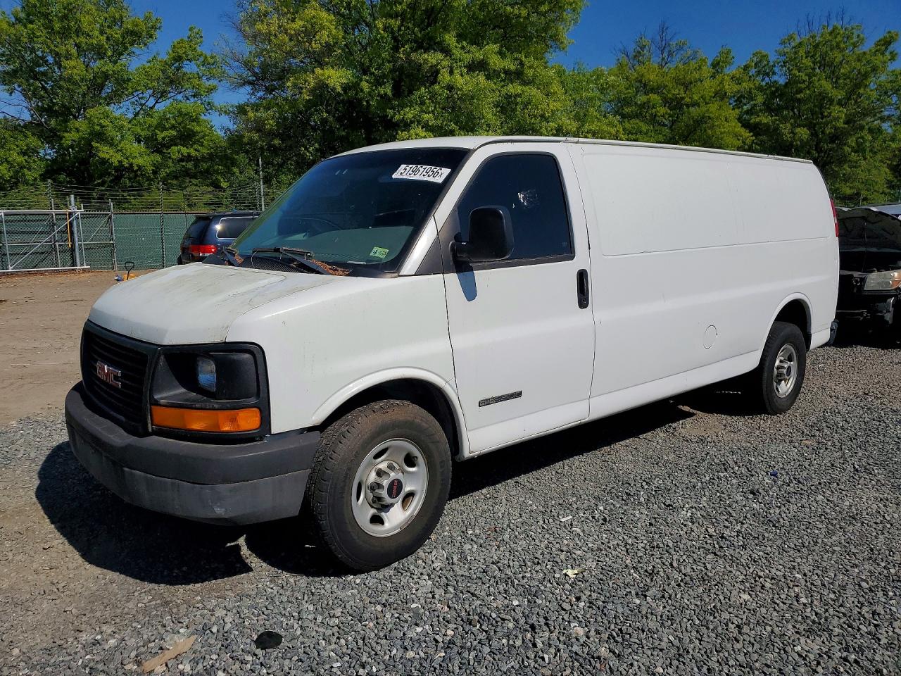 Salvage GMC Savana Image