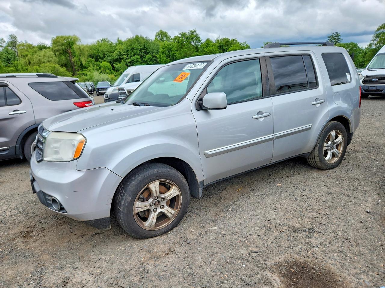 Salvage Honda Pilot Image