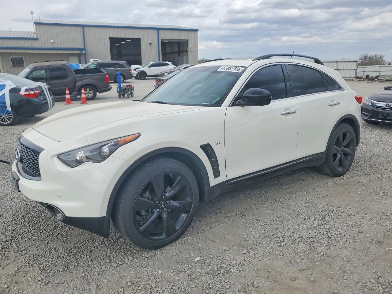 Salvage INFINITI Qx Image
