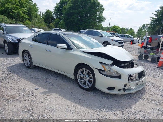 Salvage Nissan Maxima Image