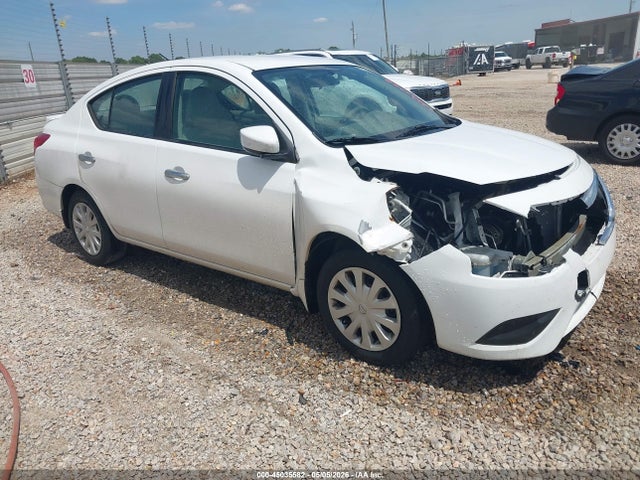 Salvage Nissan Versa Image