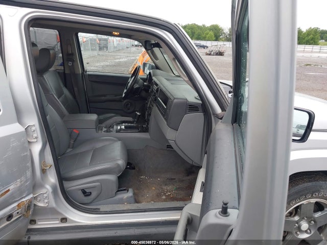 Jeep Commander Sport