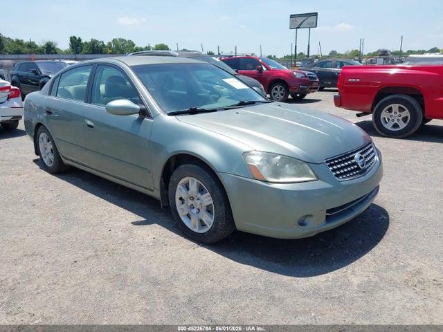 Salvage Nissan Altima Image