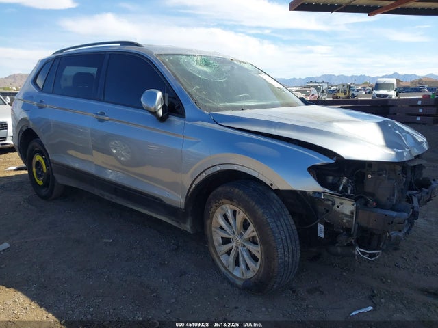Salvage Volkswagen Tiguan Image