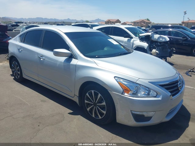 Salvage Nissan Altima Image
