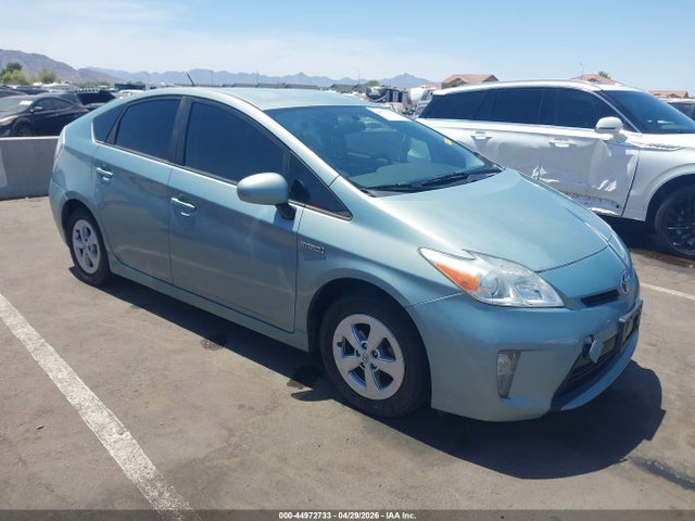 Salvage Toyota Prius Image