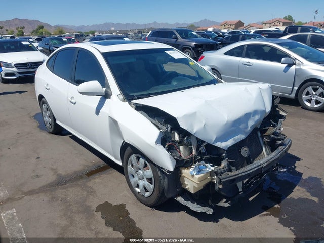 Salvage Hyundai ELANTRA Image