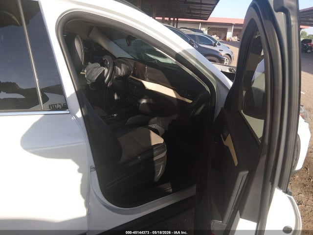 Ford Escape Titanium Hybrid