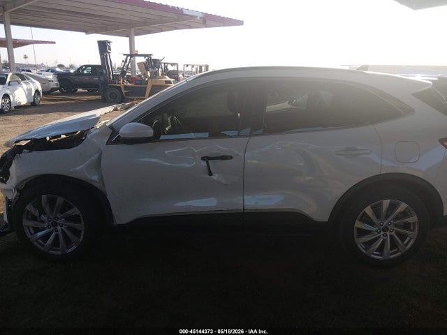 Ford Escape Titanium Hybrid